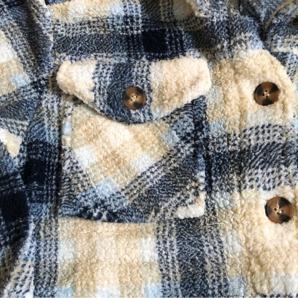 NWOT Soft plaid oversize sherpa shacket w/pockets LARGE - Picture 6 of 9